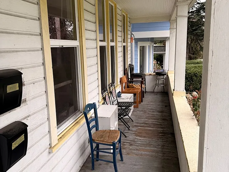 1523 Grant St — Photo 3