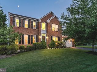 465 Creekview Dr, Harleysville, PA 19438