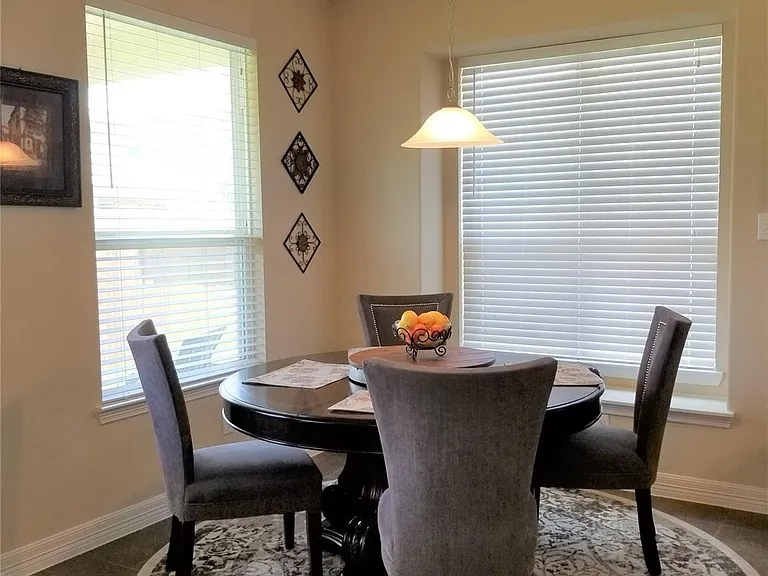 2566 Riverway Dr — Photo 8