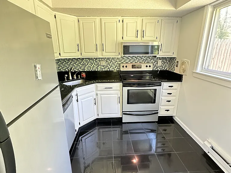 20 Farmington Meadow Dr #20 — Photo 2