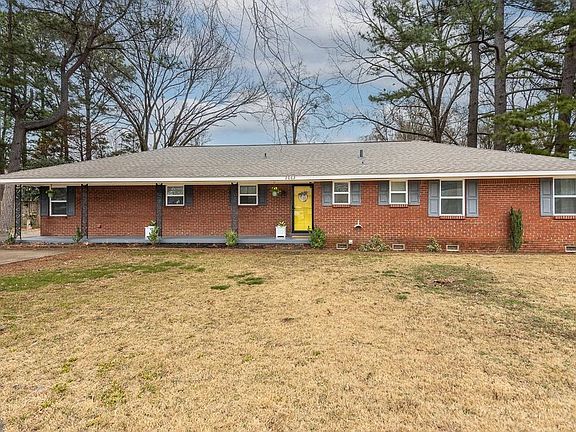 3rd image of 2662 Elmore Park Rd