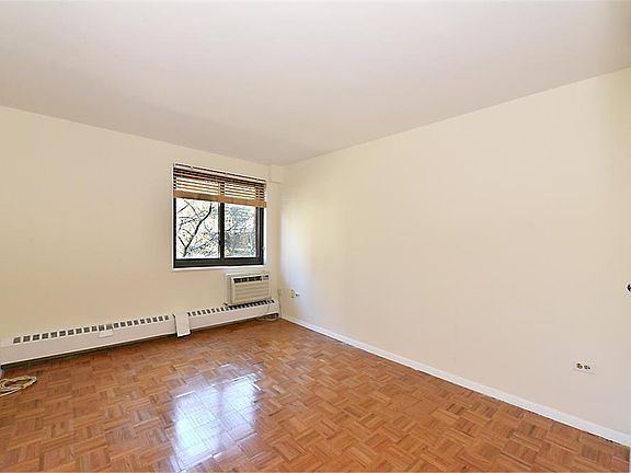 4th image of 80 Gold St APT 6B