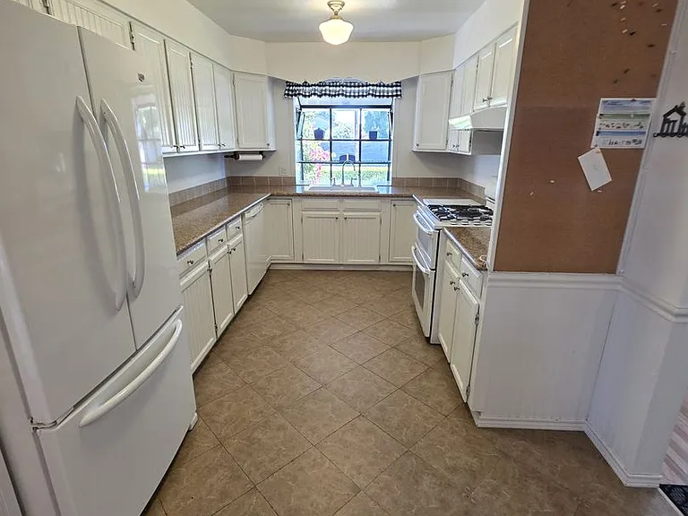 4001 Roland Dr — Photo 12