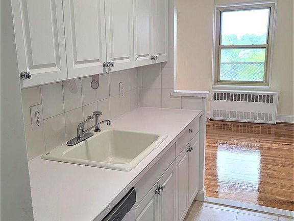 3rd image of 20 Wendell St APT 17F