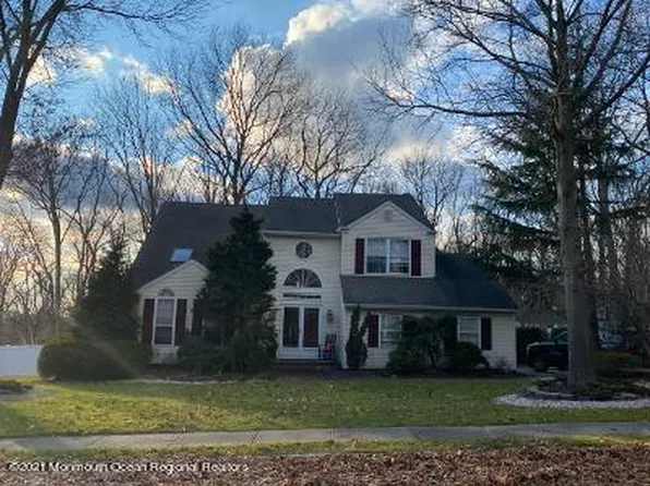 5 Sunny Woods Ln, Jackson, NJ 08527