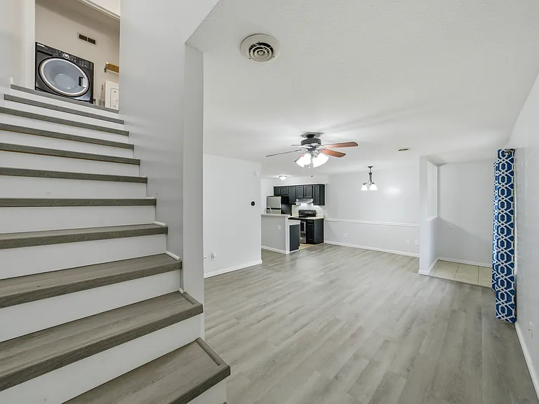 4433 Townhouse Way — Photo 8