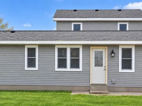 203 E Division St, Dodgeville, WI 53533