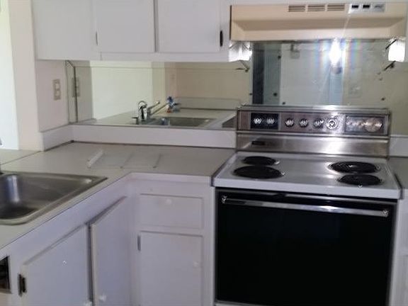 4th image of 10120 Sunrise Lakes Blvd APT 104