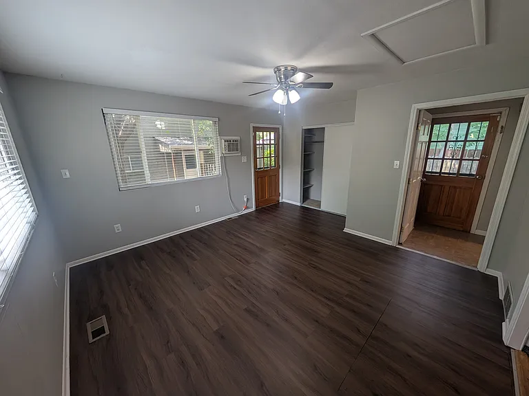 1717 Newark St — Photo 12