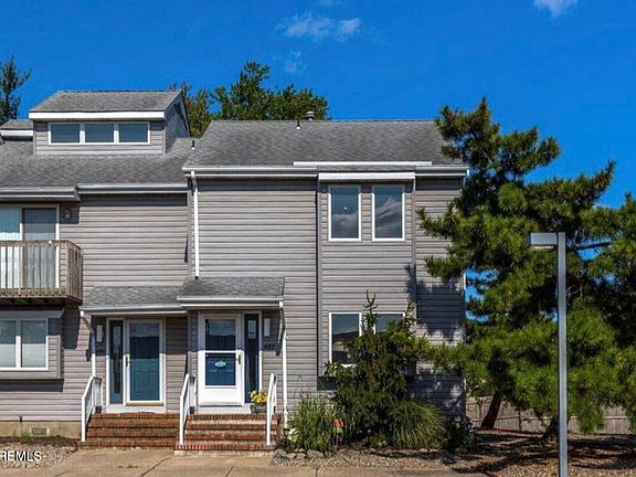 2nd image of 657 Ellicott Avenue
