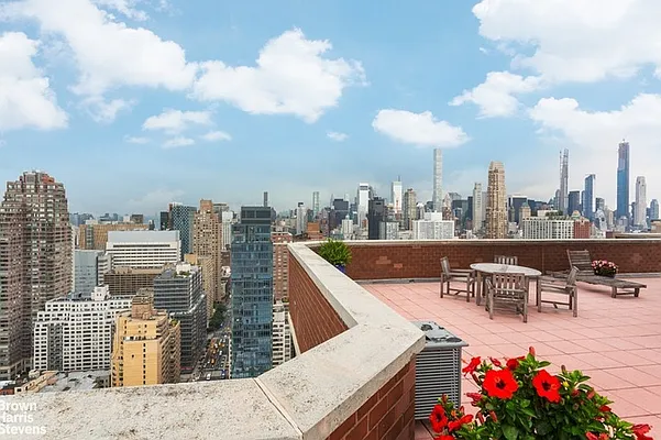 Rented by Brown Harris Stevens | media 35