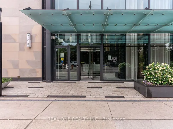 585 Bloor St E, Toronto, ON
