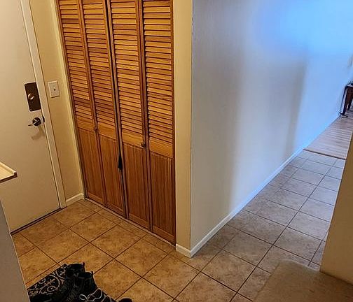 4th image of 2440 Harriet Ave #205