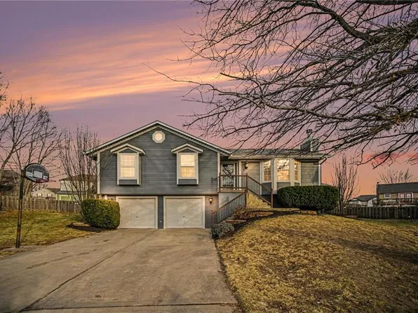 8403 NE 107th St, Kansas City, MO 64157