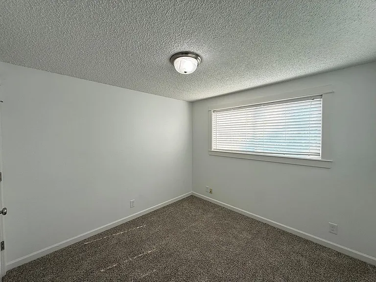 595 Mar Loop — Photo 14