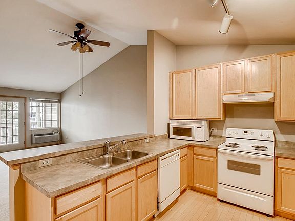 5th image of 819 Silverstone Dr Unit 819