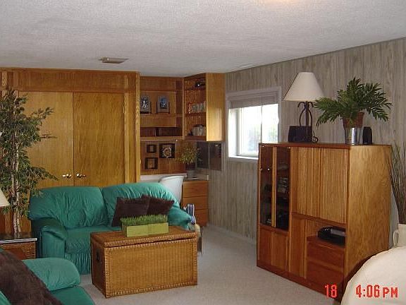 Lower Level Rec Room