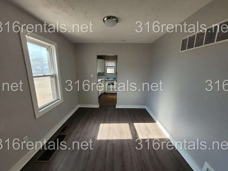 1337 S Fern St — Photo 10