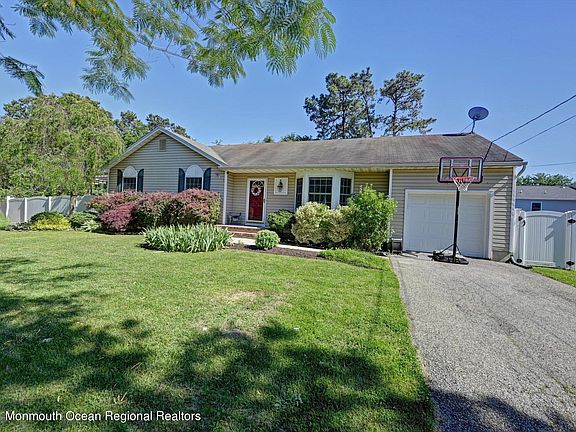 2nd image of 1008 Commonwealth Blvd