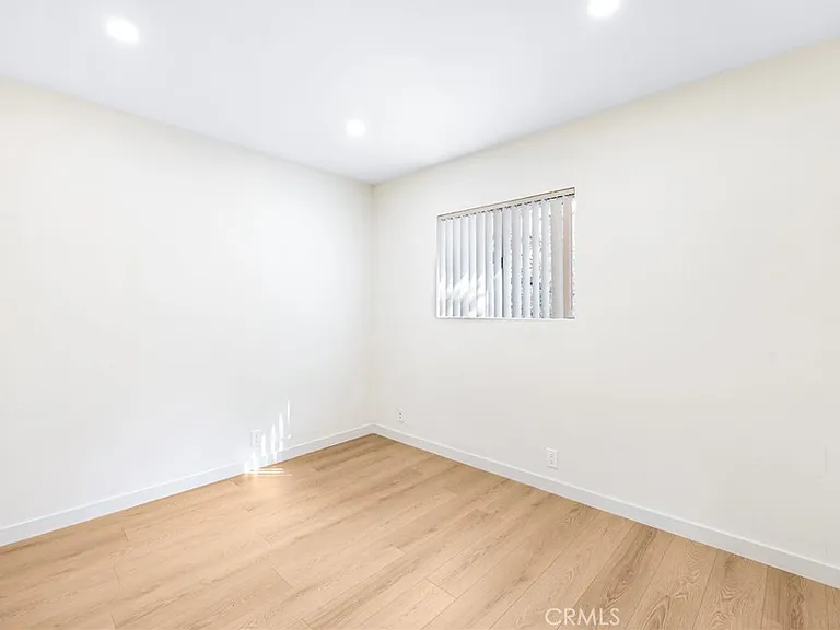 333 Riverdale Dr #17 — Photo 11