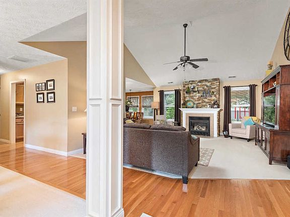 5th image of 9181 Glenridge Blvd
