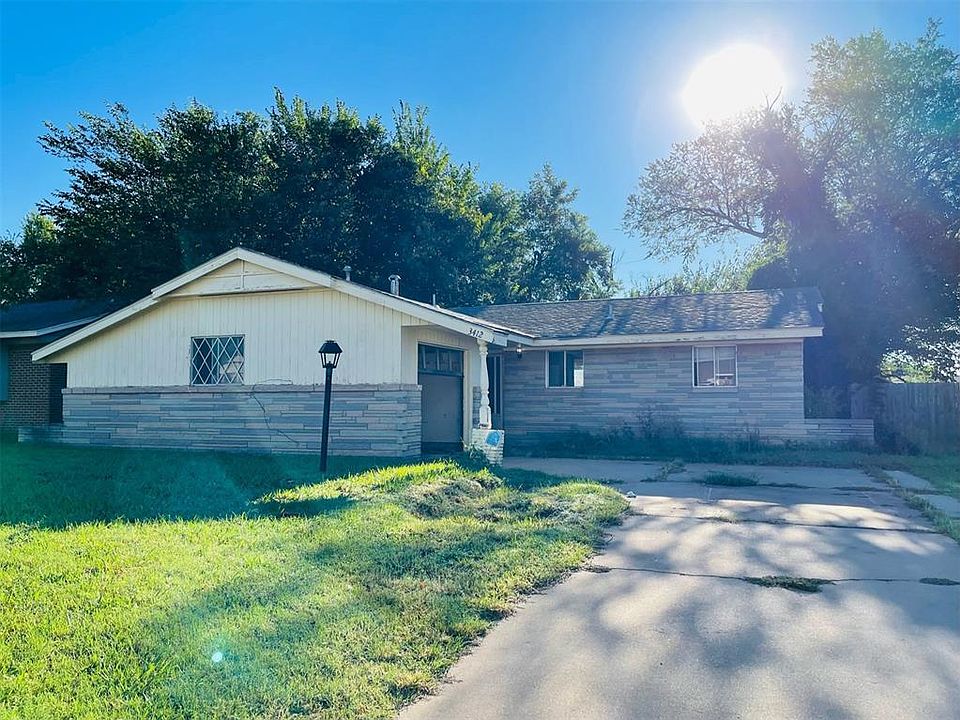1st image of 3412 NE 33rd Cir