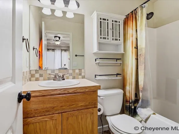 5400 Liz Ranch Rd, Cheyenne, WY 82009