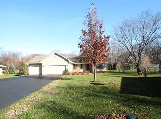 11159 Donald Dr, Roscoe, IL 61073