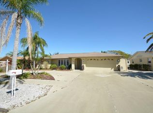 1146 Chancellor Dr, Holiday, FL 34690