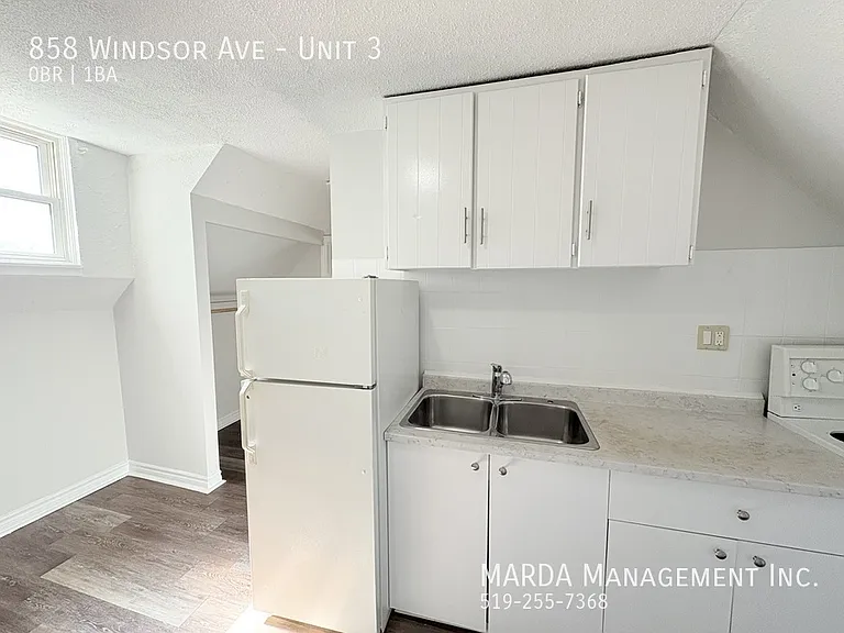 858 Windsor Ave #3 — Photo 3