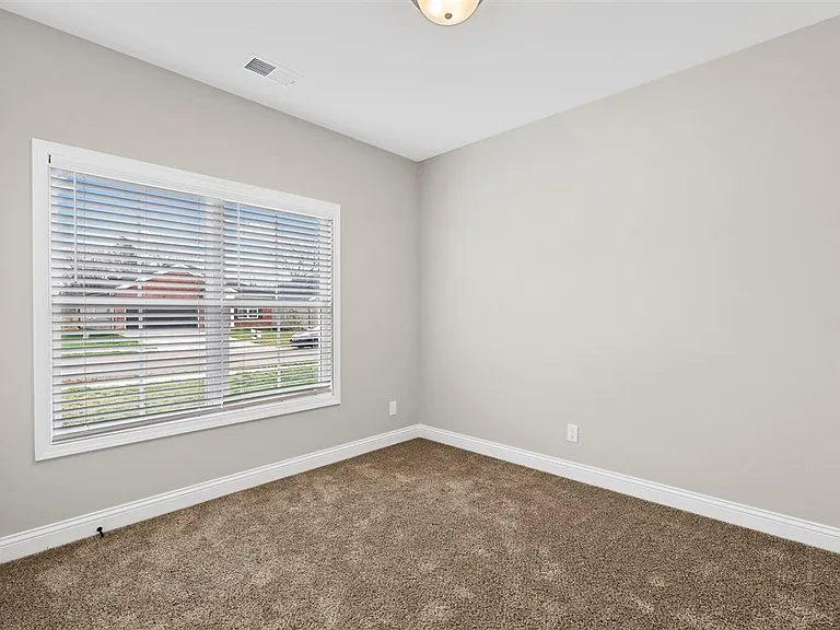 1156 Shallowford St — Photo 6
