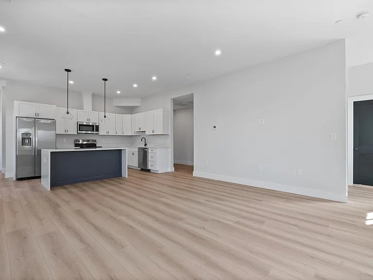198 Albion St #302 — Photo 16
