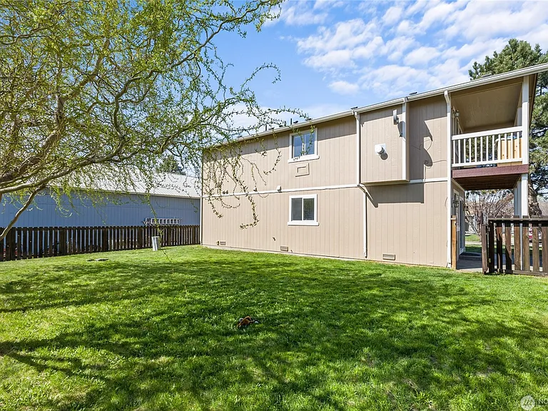 502 E River Ave #B — Photo 3