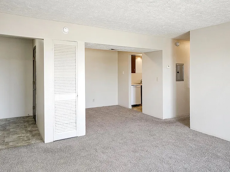 Tara Heights — Photo 15