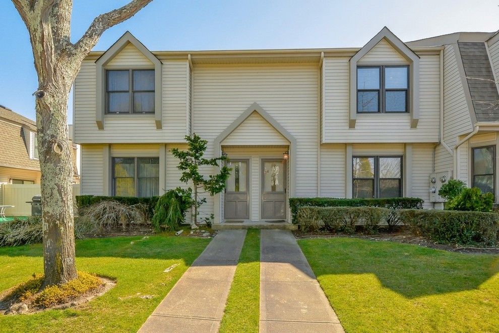 50 Hubbard Ln, 34 in Southampton Out East