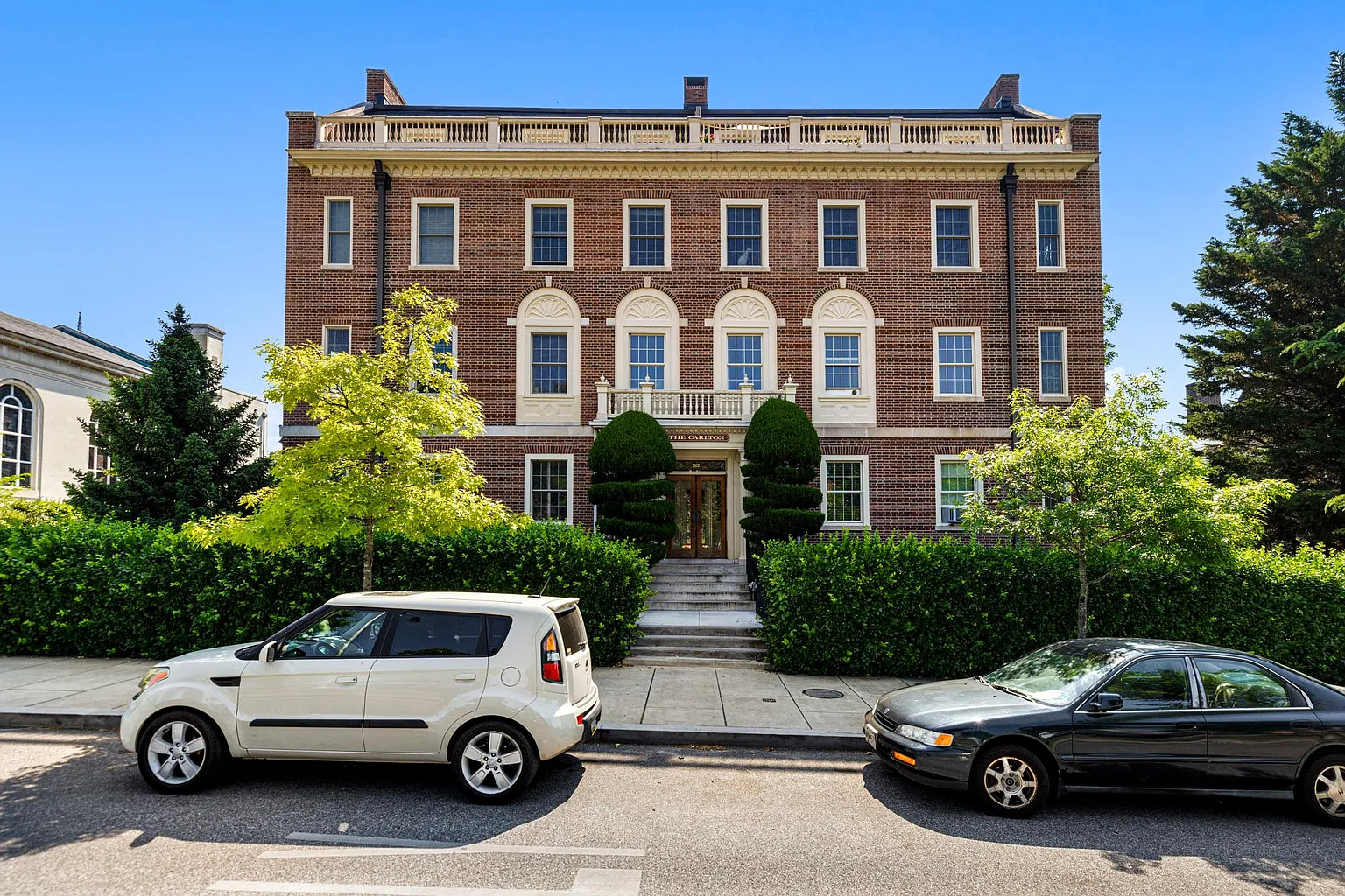 3507 N Charles St Unit 201 photo 1