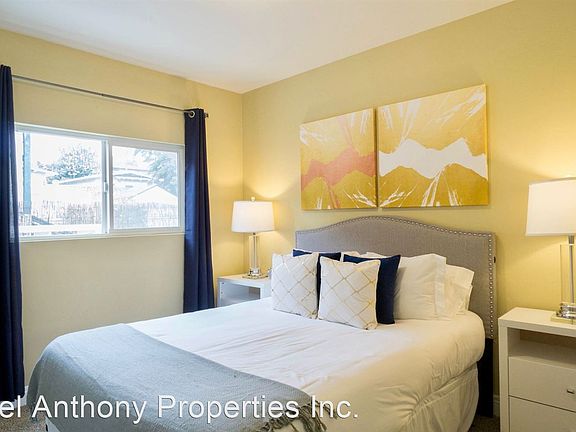 2nd image of 1625 30th St #1627