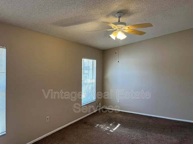 7708 Gulf Ct — Photo 8