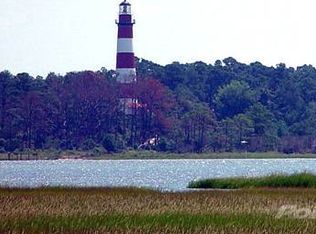 9 East Side Rd, Chincoteague, VA 23336