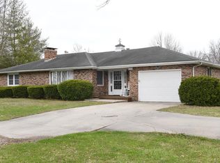 1102 E Briggs Dr, Macon, MO 63552