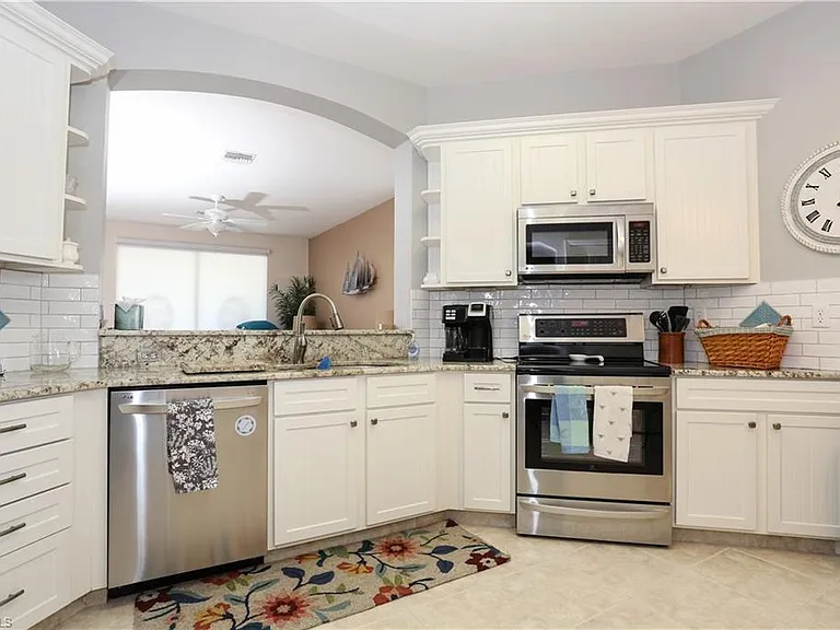 7753 Haverhill Ct — Photo 16