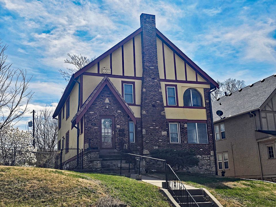 FRONT OF BUILDING