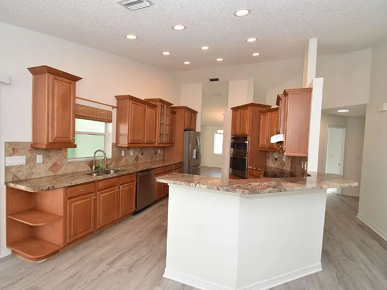 33 Poinsettia Ln — Photo 25