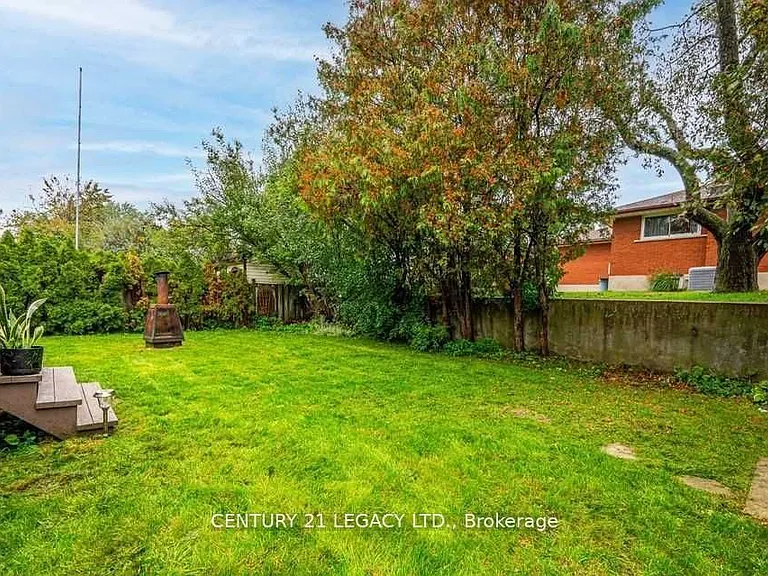 224 River Rd E — Photo 12