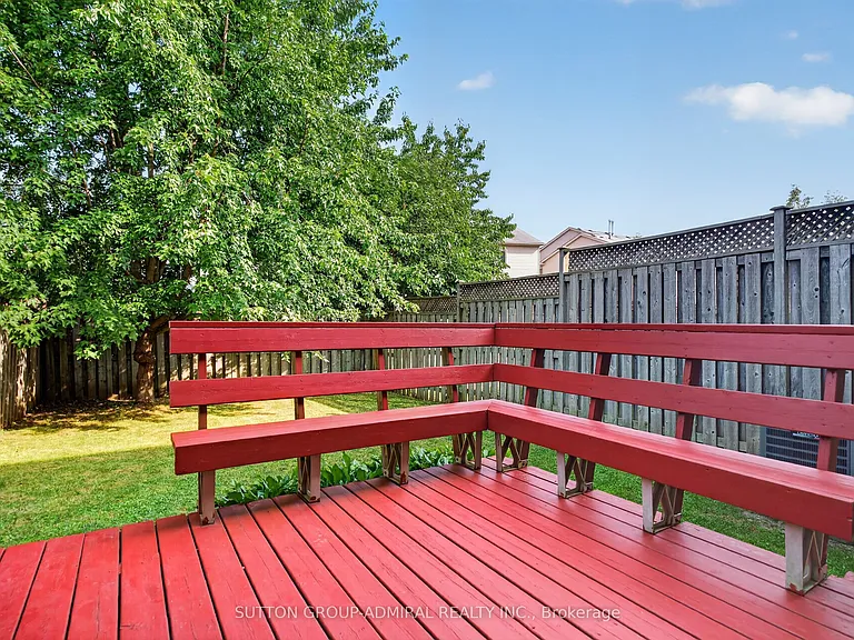 14 Mullis Cres — Photo 33