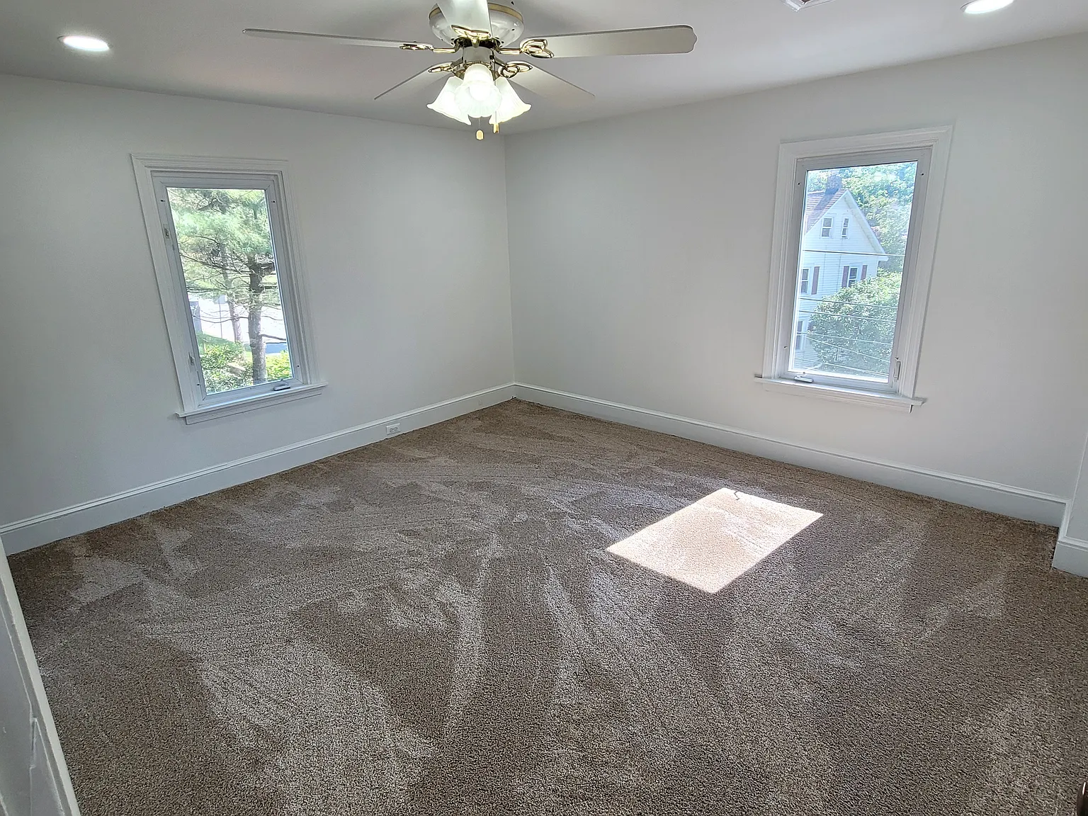 3 bed, 1276 sqft, $2,800 — Photo 4