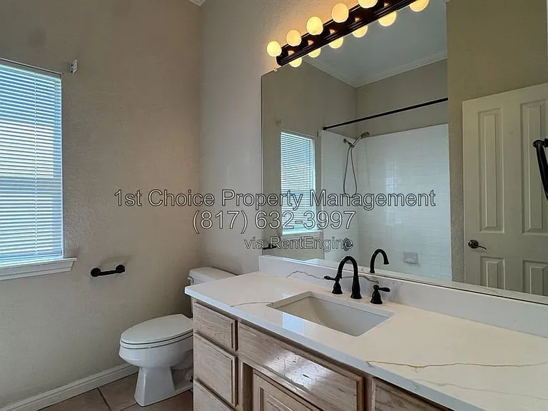6376 Newport Ct — Photo 30