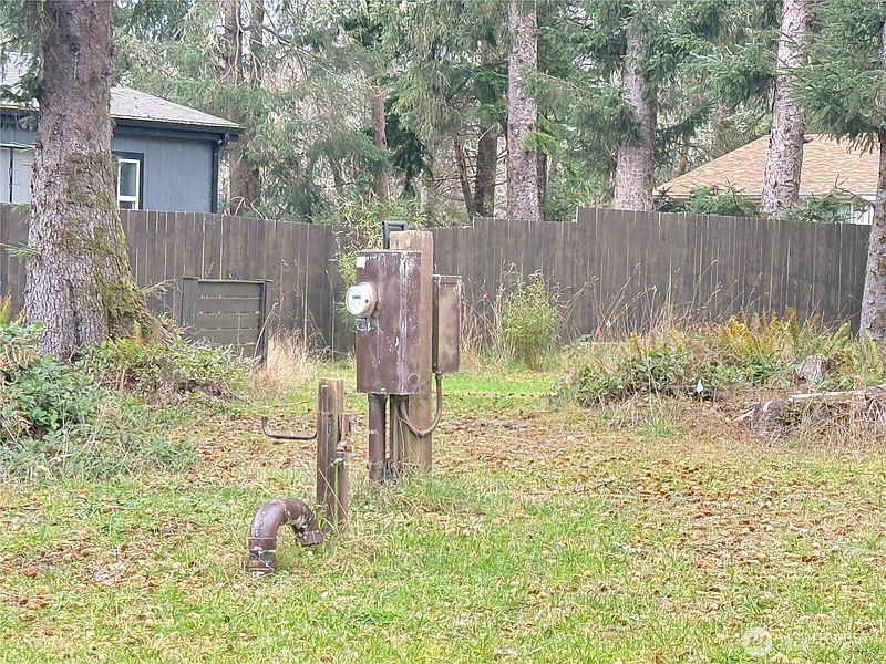 4th image of 743 Duck Lake Drive NE
