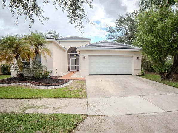 667 Carrington Ln, Weston, FL 33326