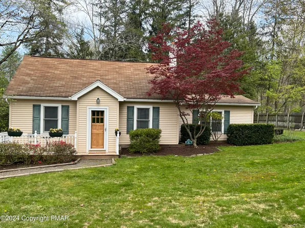 27 Elm St, East Stroudsburg, PA 18301